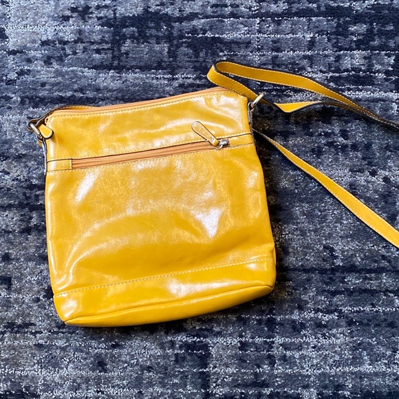 Giani Bernini Handbags - Gianni Bernini Cross Body Leather 10x9.5 travel